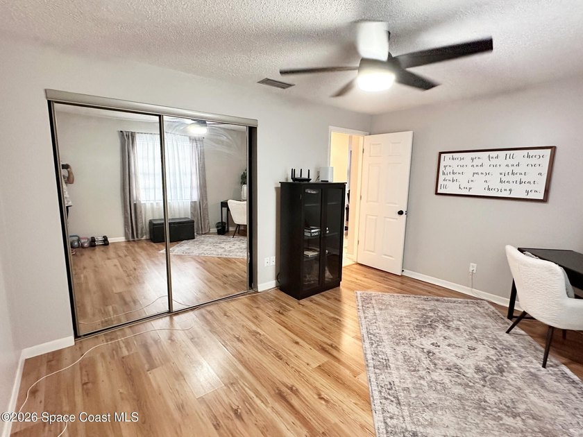 Very well maintained home in quiet established neighborhood - photo 22