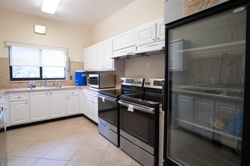 BEAUTIFUL LAKE VIEWS | 1st FLOOR UNIT | 2-bedrooms/1.5-baths - photo 24