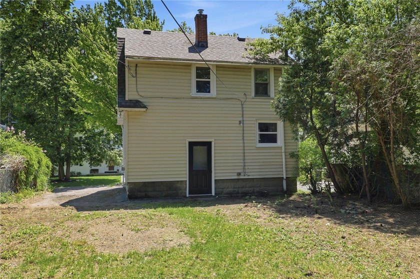 Welcome to 271 Sheppler Street, a charming Cape Cod filled with - photo 20