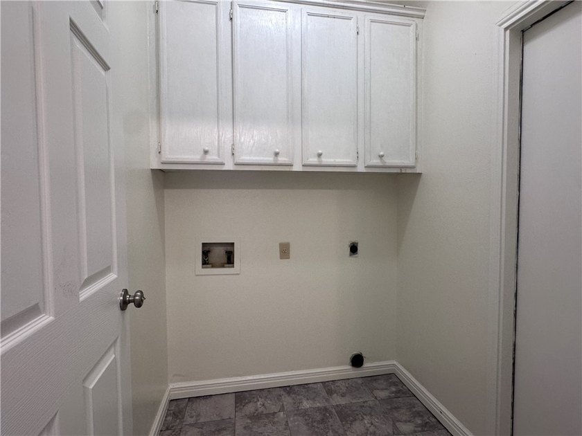 Great investment property. Two story home with a lot of - photo 15