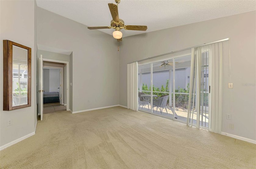 Under contract-accepting backup offers. ** STANDALONE VILLA IN - photo 16