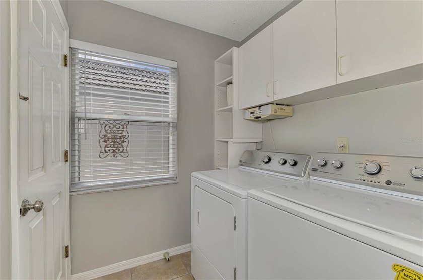 Under contract-accepting backup offers. ** STANDALONE VILLA IN - photo 23
