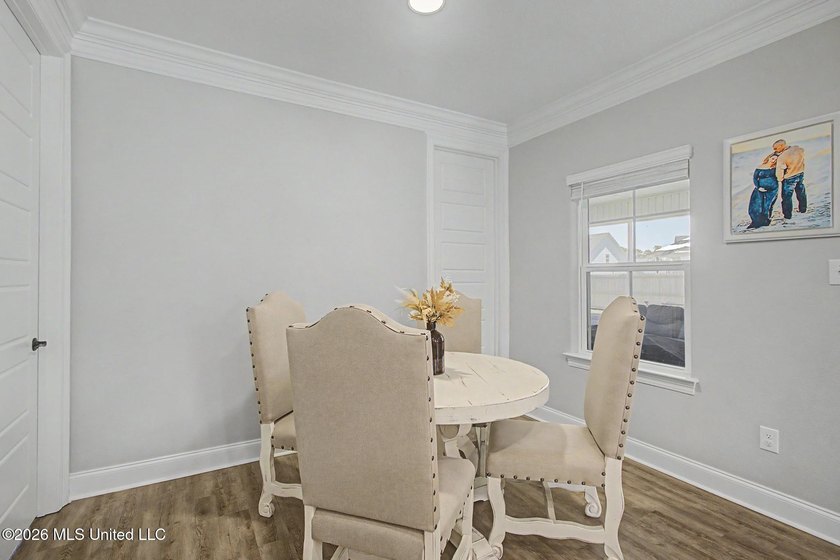 Spacious and beautifully designed 5BR/3BA home in The Enclave at - photo 11