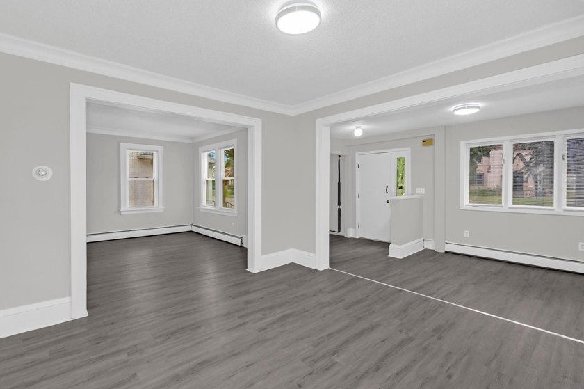 Beautiful large home located minutes away from Lake Phalen. This - photo 12