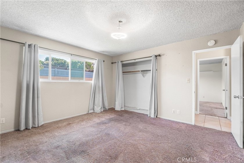 Welcome to this spacious 3-bedroom, 2-bathroom home offering - photo 16
