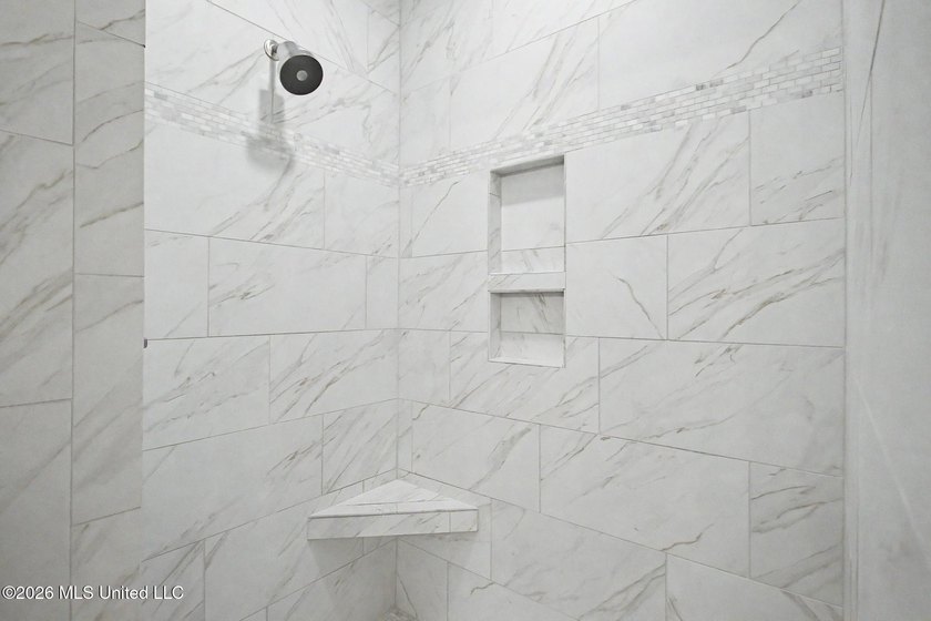 Spacious and beautifully designed 5BR/3BA home in The Enclave at - photo 20