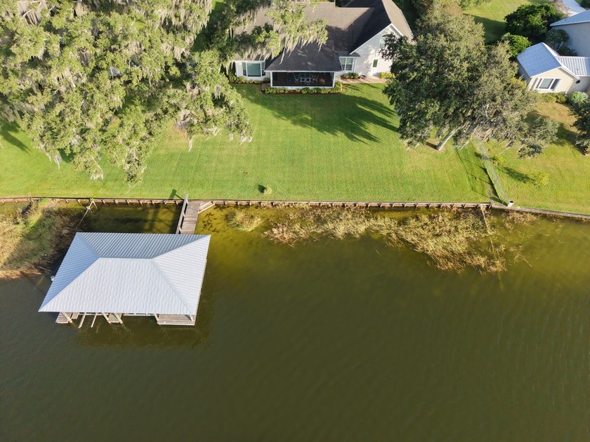Welcome to 123 Lake Francis Drive, a true Lake Placid gem where - photo 7