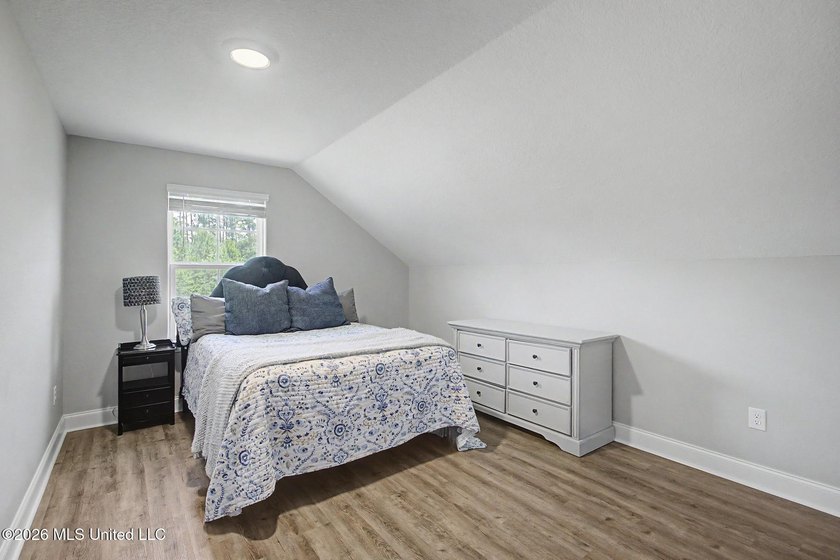 Spacious and beautifully designed 5BR/3BA home in The Enclave at - photo 30