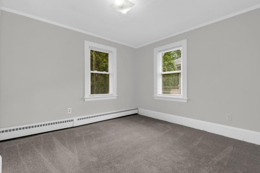 Beautiful large home located minutes away from Lake Phalen. This - photo 30