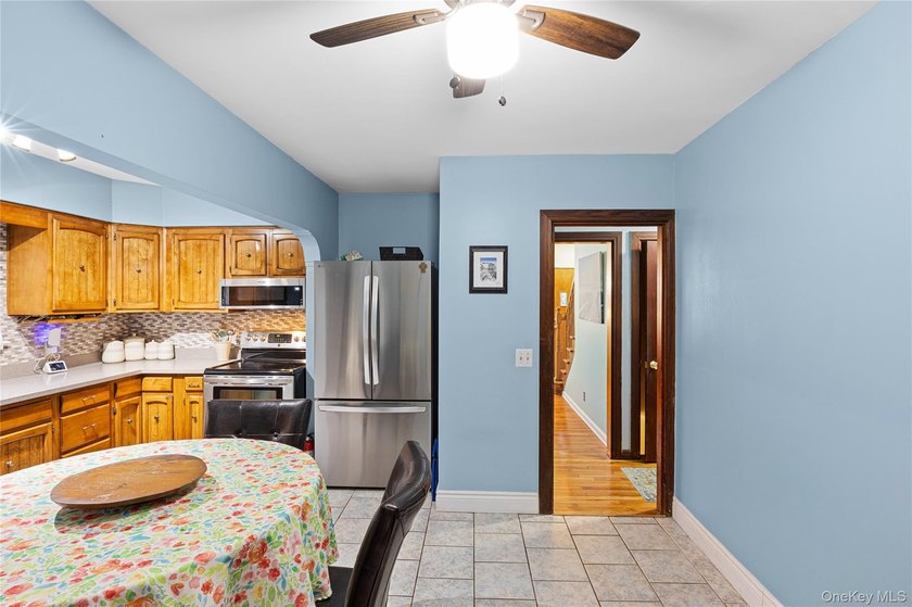 Charming four-bedroom, two bath Cape Cod located in Islip - photo 6
