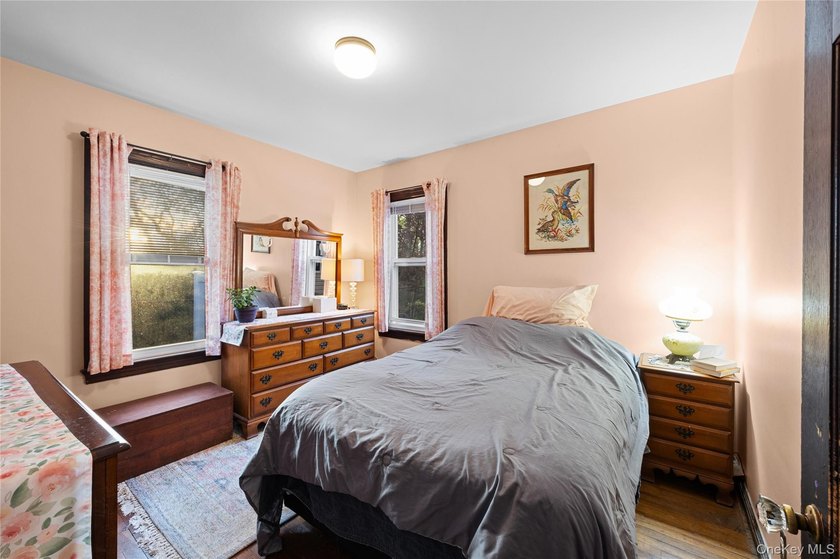Charming four-bedroom, two bath Cape Cod located in Islip - photo 10