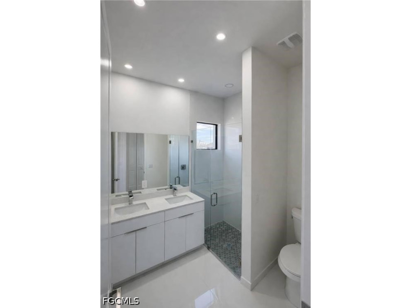 Discover this stunning, move-in-ready new construction home - photo 12