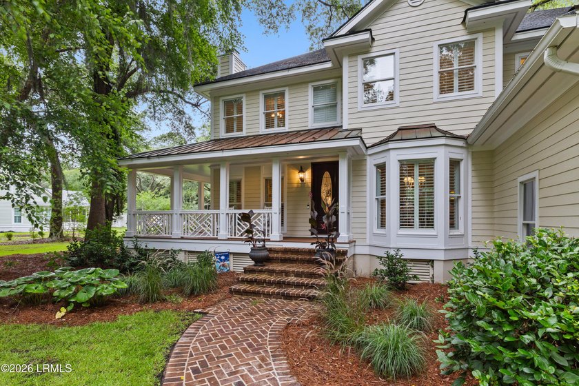 Welcome to this exceptional custom-built 4-bedroom, 3.5-bath - photo 3