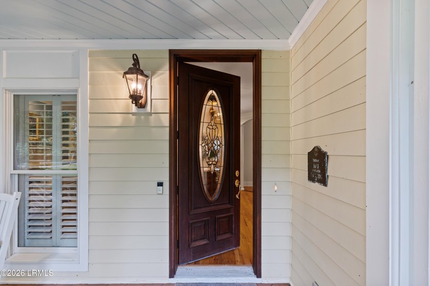 Welcome to this exceptional custom-built 4-bedroom, 3.5-bath - photo 7