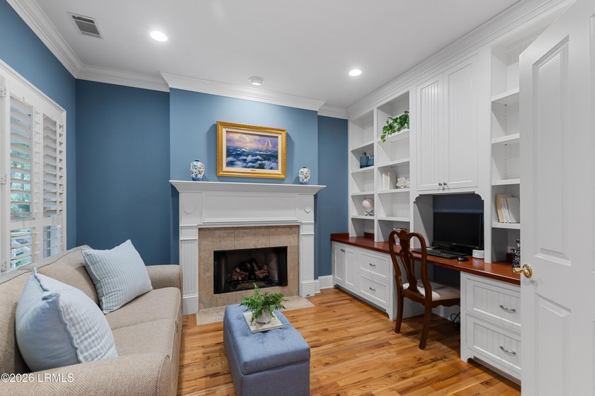 Welcome to this exceptional custom-built 4-bedroom, 3.5-bath - photo 8