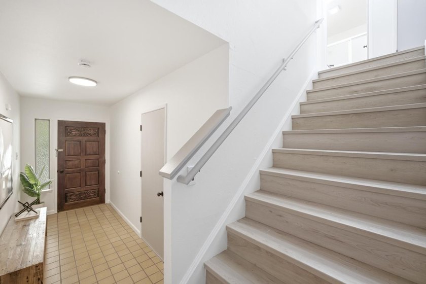 16 Moneta Court offers the perfect blend of comfort, flexibility - photo 11