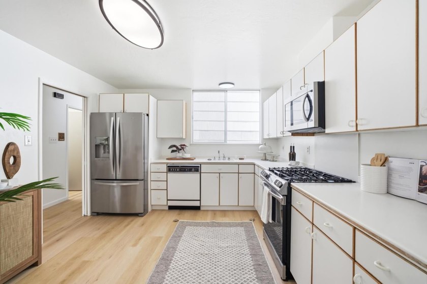 16 Moneta Court offers the perfect blend of comfort, flexibility - photo 25