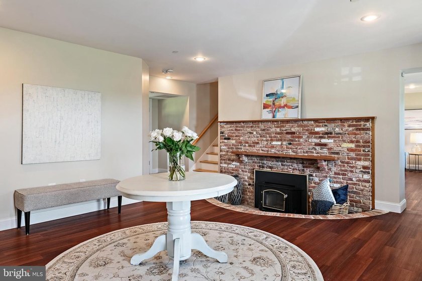 Sunsets, Water Views &amp; Effortless Coastal Living in Hillsmere - photo 44