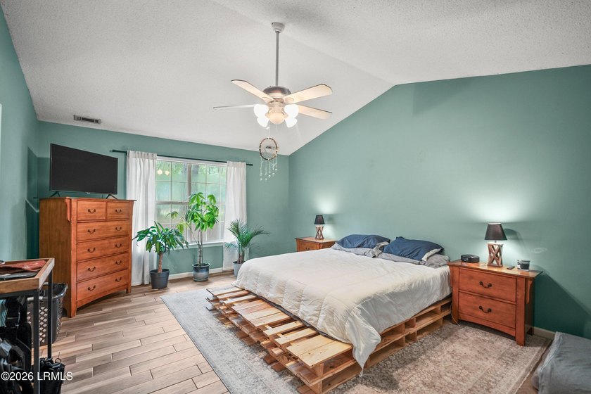 Welcome to the Lady's Island home you've been looking for! - photo 10