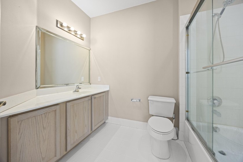 Stunning 2-bedroom, 2.1-bath townhouse with updates throughout! - photo 22