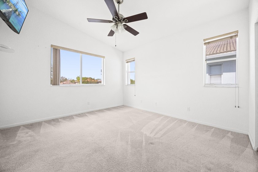 Stunning 2-bedroom, 2.1-bath townhouse with updates throughout! - photo 26