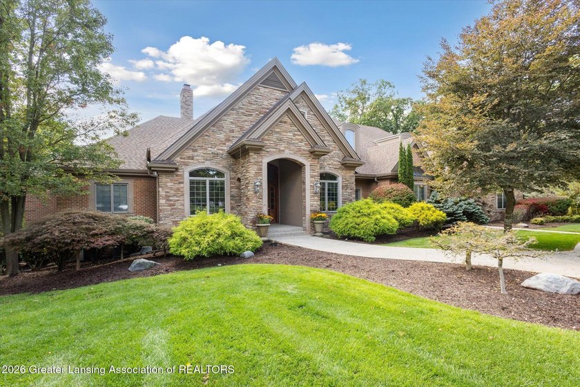 Luxurious 'Whitehills Woods' estate in the heart of highly rated - photo 2