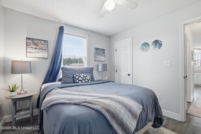 This charming, affordable two bedroom cottage brings easy living - photo 19