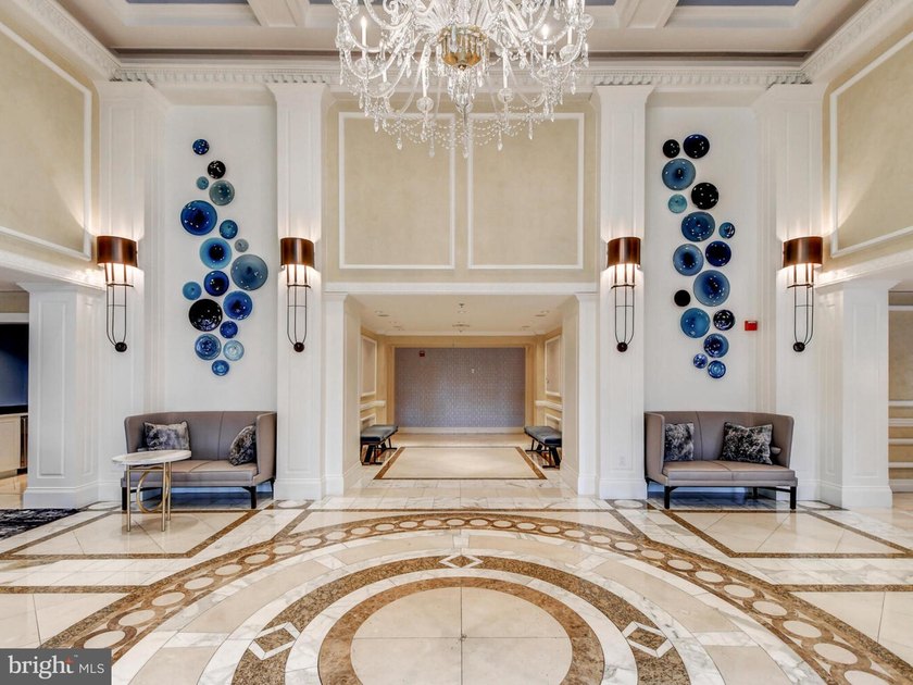 Luxury water-view condominium at The Ritz-Carlton Residences - photo 23