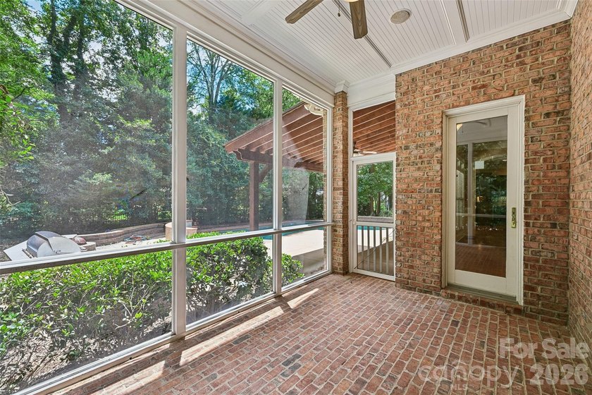 Experience the best of Ardrey Acres living in this picturesque - photo 9