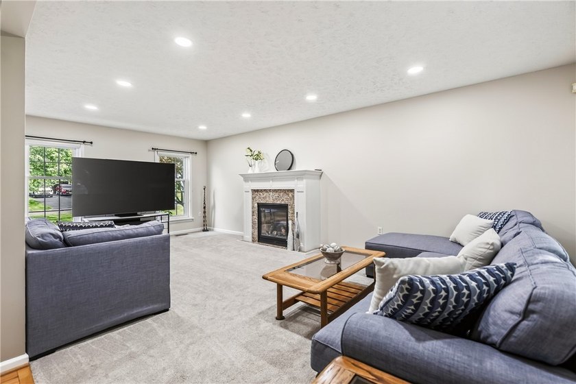 Don't miss this beautifully maintained 3-bdrm, 2.5-bath - photo 10
