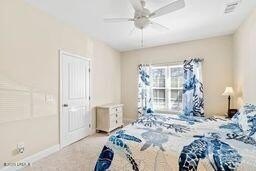 Like-new, beautifully furnished corner townhouse offering 3 - photo 9