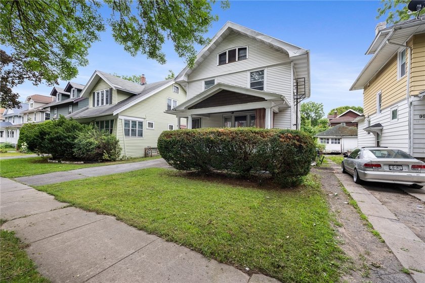 Opportunity knocks in Rochester's desirable 19th Ward! This - photo 2