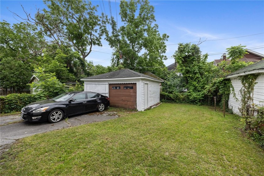 Opportunity knocks in Rochester's desirable 19th Ward! This - photo 9