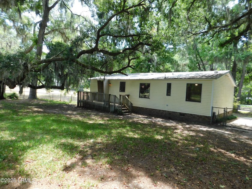 Perfect starter home in Shell Point at an economical price. 1115 - photo 2