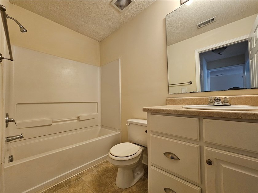 Welcome to Overlook on Lake Hartwell! This 3 bed, 3 bath - photo 6