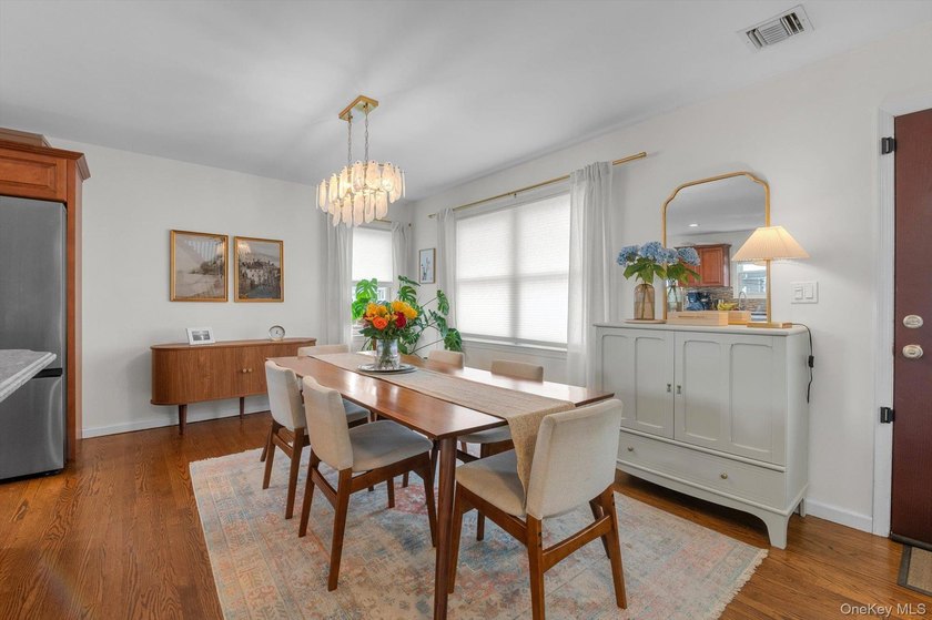 Welcome to 27 Radcliffe Rd, an immaculate and meticulously - photo 5