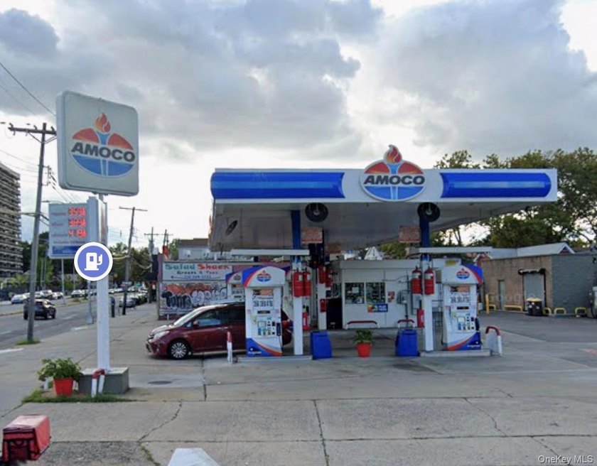 Location, Location ,Location Prime opportunity to acquire a gas - photo 2