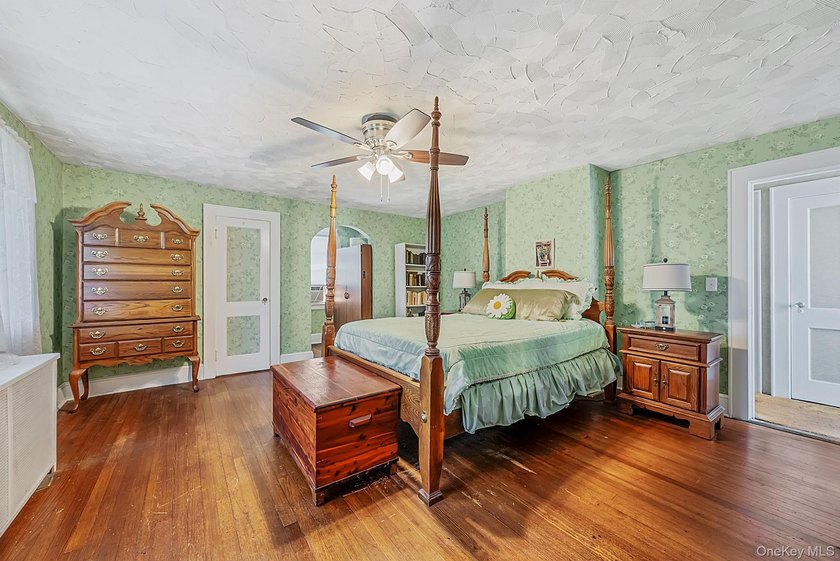 Welcome Home To This Charming Merrick Cape Cod Nestled Mid Block - photo 11