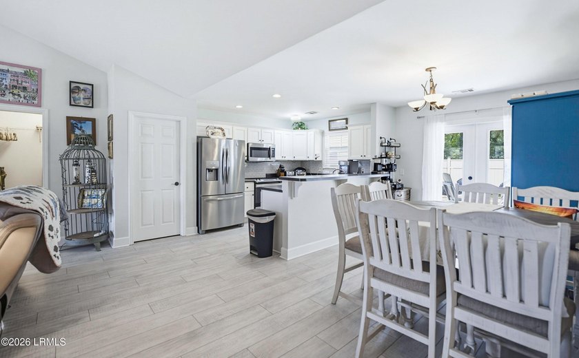 MAJOR PRICE REDUCTION! This home has been remodeled and updated - photo 6