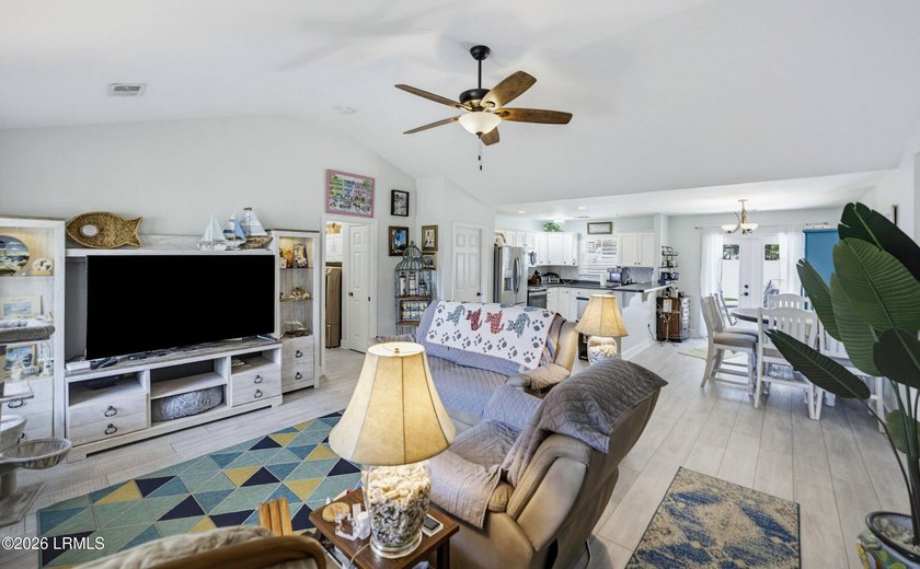 MAJOR PRICE REDUCTION! This home has been remodeled and updated - photo 7