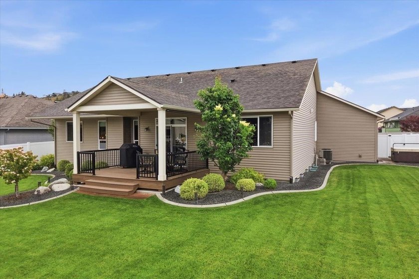 Impeccably maintained one-level home in the gated community of - photo 28