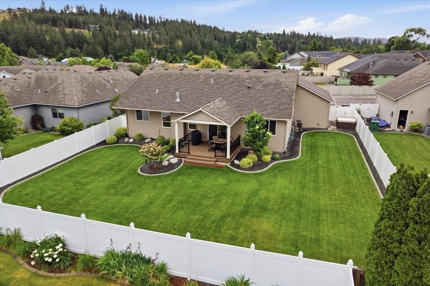 Impeccably maintained one-level home in the gated community of - photo 30