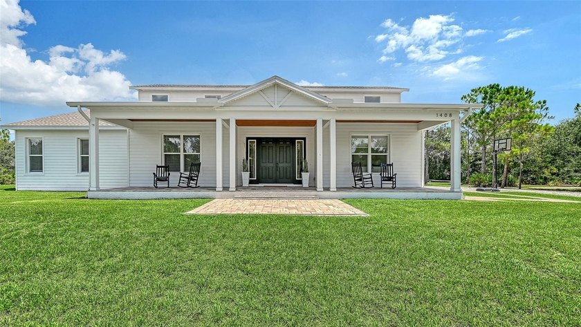 This is over FIVE ACRES in one of Sarasota's most PRIVATE - photo 3