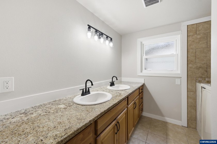 Appraised over value + New HVAC!!! Amazing South Salem location - photo 12