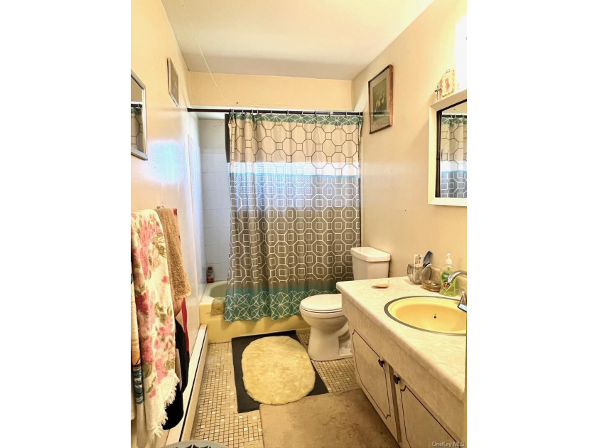 Incredible Opportunity to Create Your Dream Home! This super - photo 3