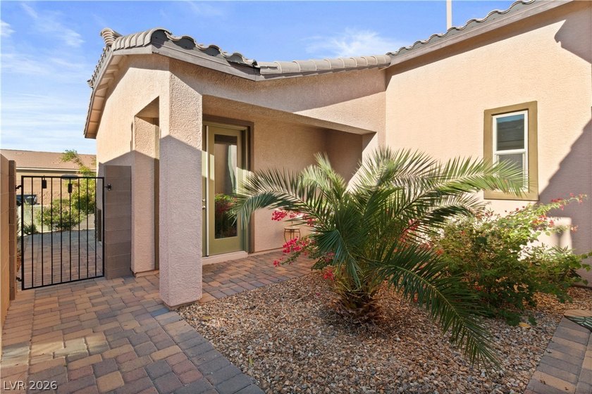 PRIVATE CASITA, COURTYARD ENTRY, AND A BACKYARD BUILT FOR - photo 5