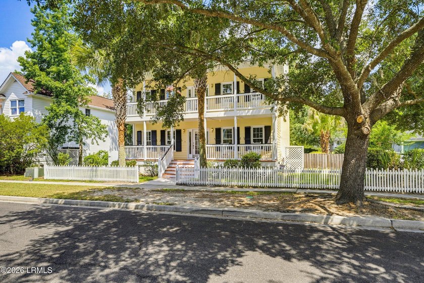 Beautiful Battery Point home with double porches and excellent - photo 2