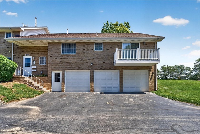 If you desire a ranch style home, but want less maintenance and - photo 3
