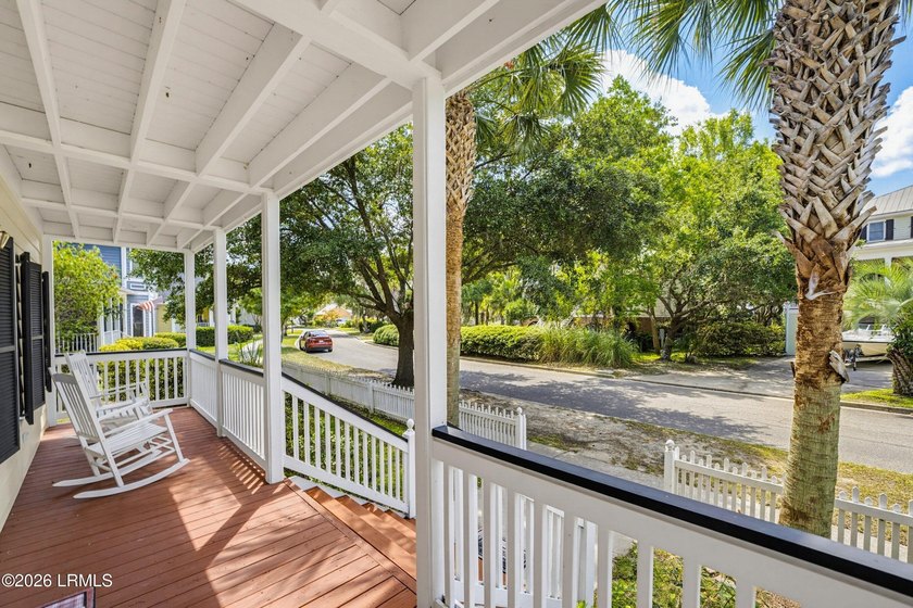 Beautiful Battery Point home with double porches and excellent - photo 4
