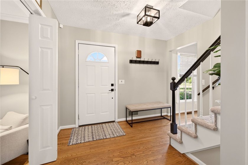 Welcome to 139 Scotch Pine Drive! This stunning 4-bedroom, 2 - photo 4